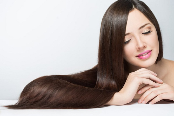 Cách làm tinh dầu dưỡng tóc tại nhà cho mái tóc suôn mượt